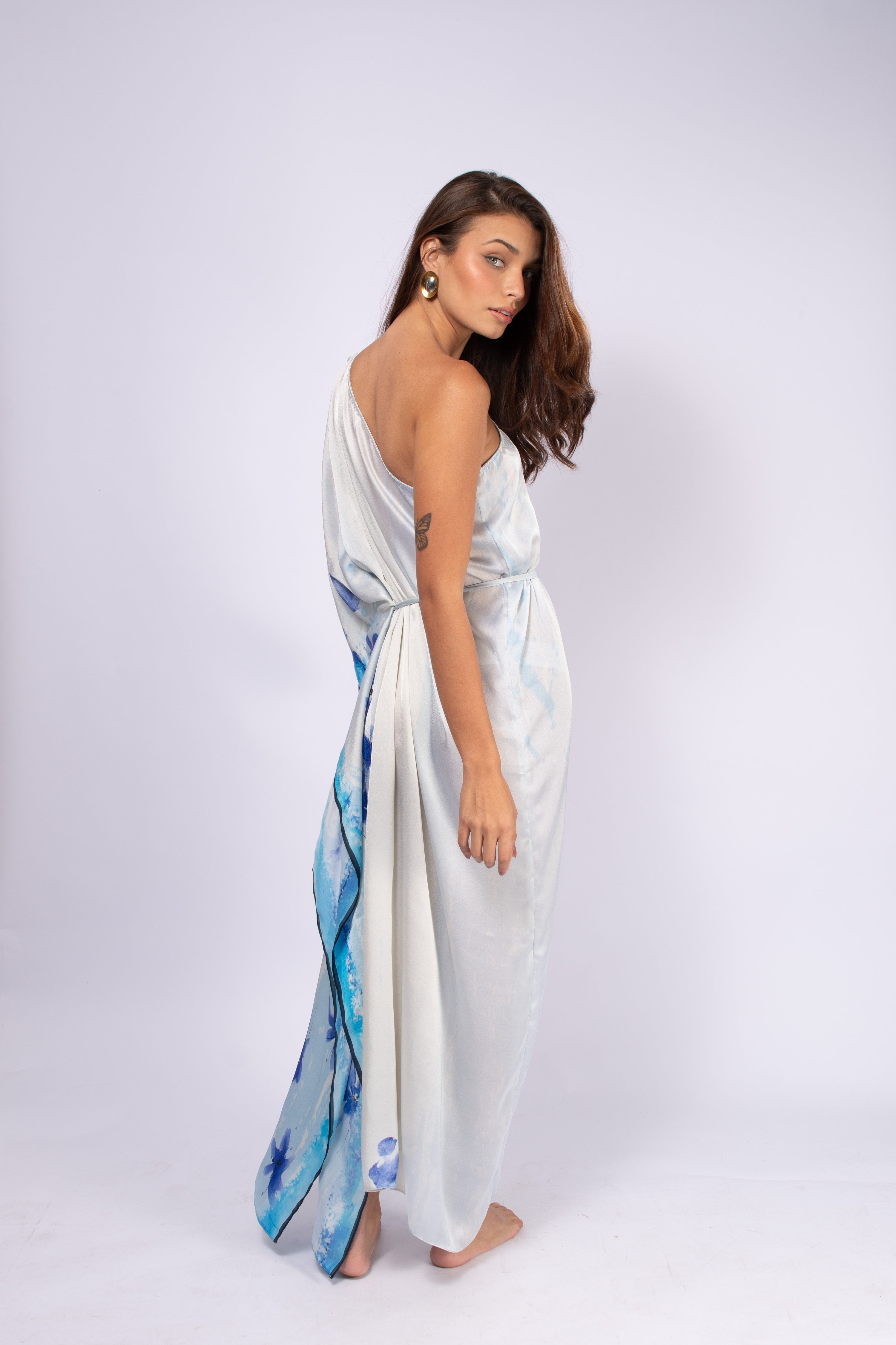 KAFTAN LARGO BLANCO Y AZUL RHODES