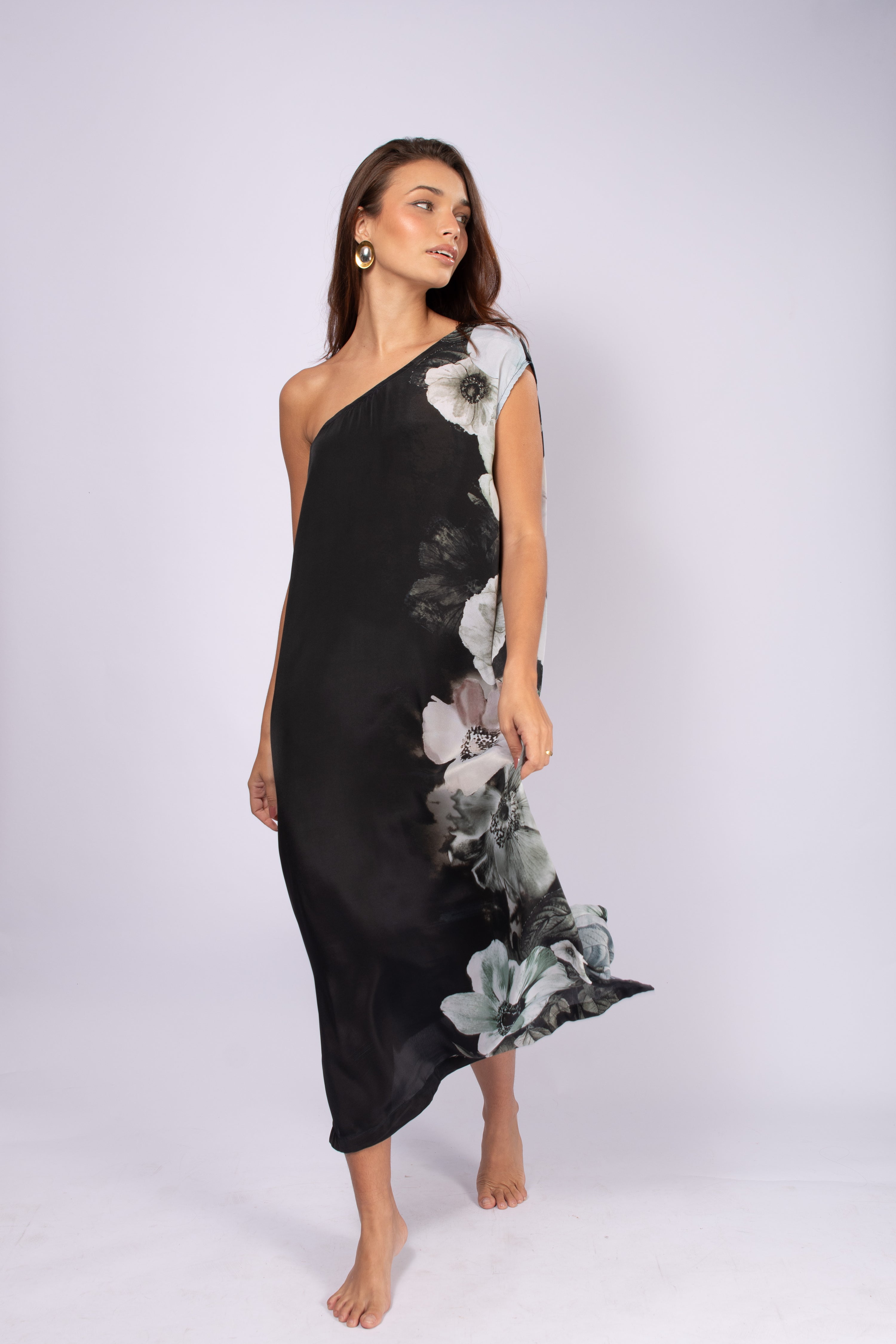 VESTIDO DE SEDA ATHENAS FLORES NEGRAS Y GRISES