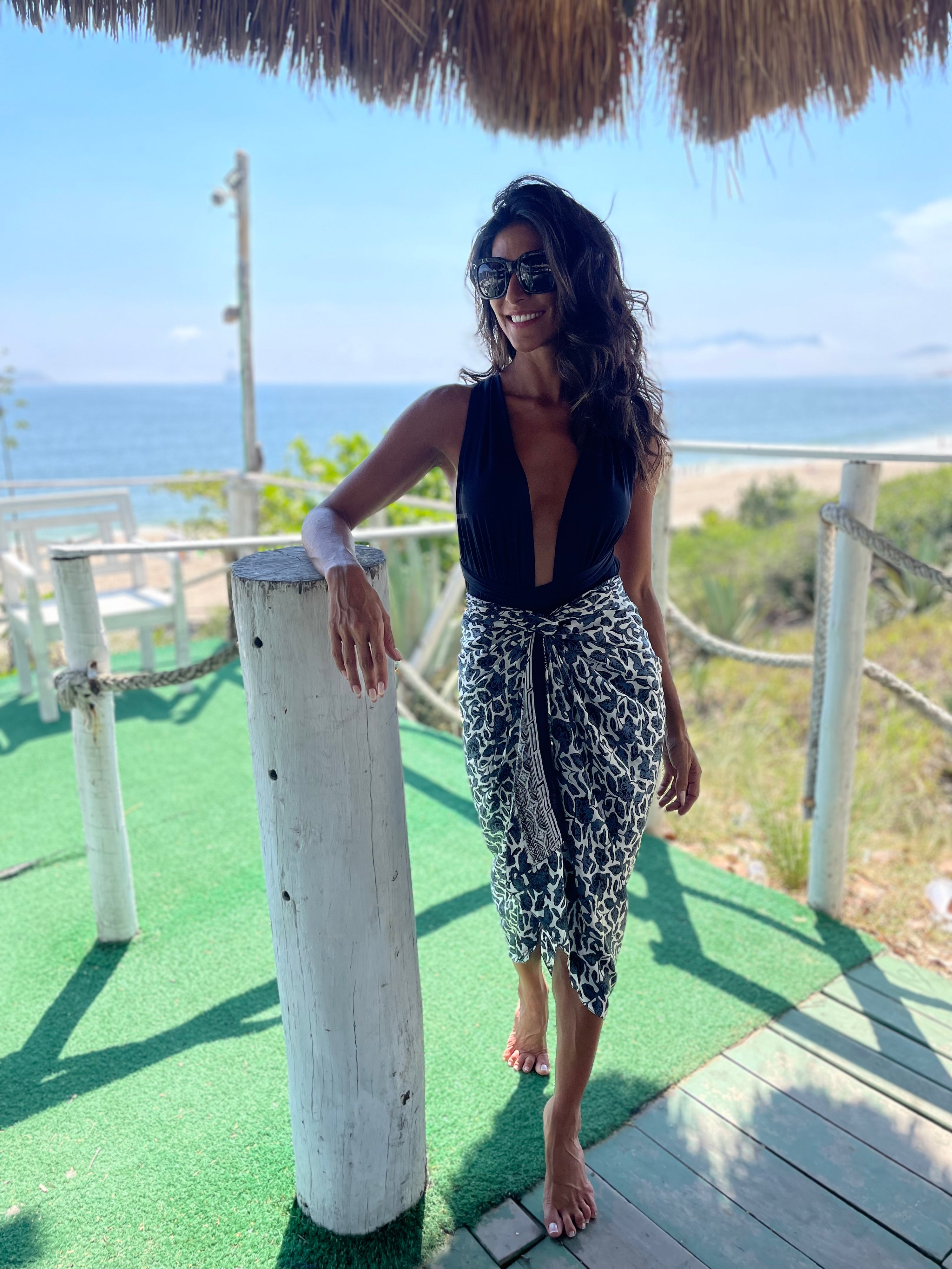 FALDA AZUL NEGRA Y BLANCA