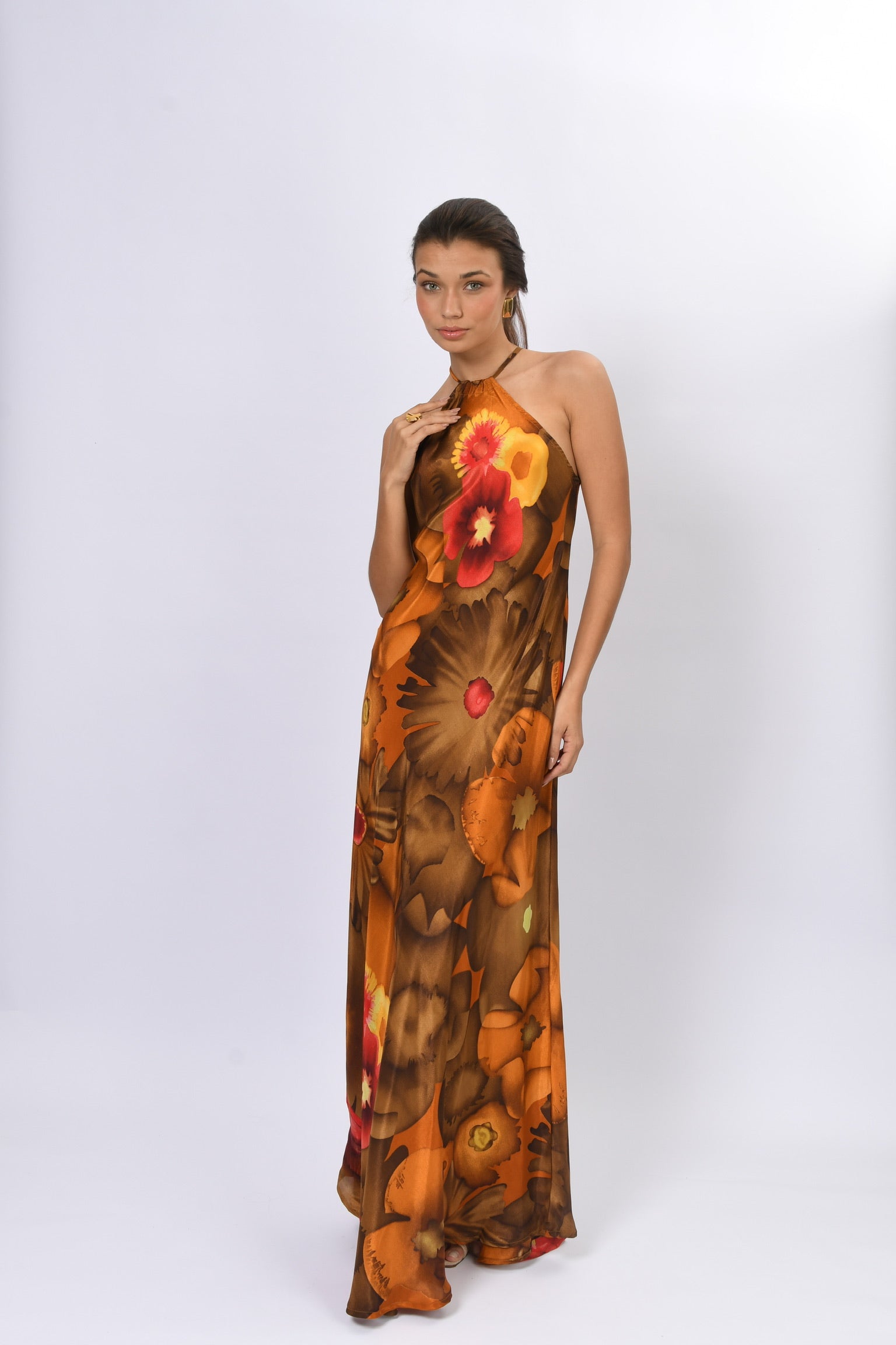VESTIDO HERA SEDA MARROM E DOURADO FLORES