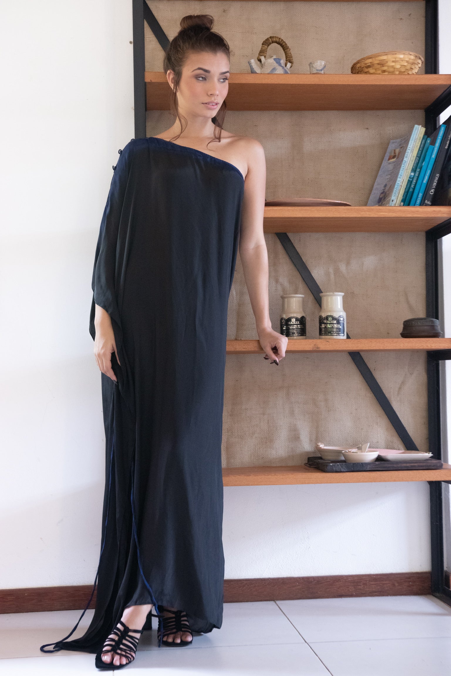 KAFTAN RHODES LONGO PRETO