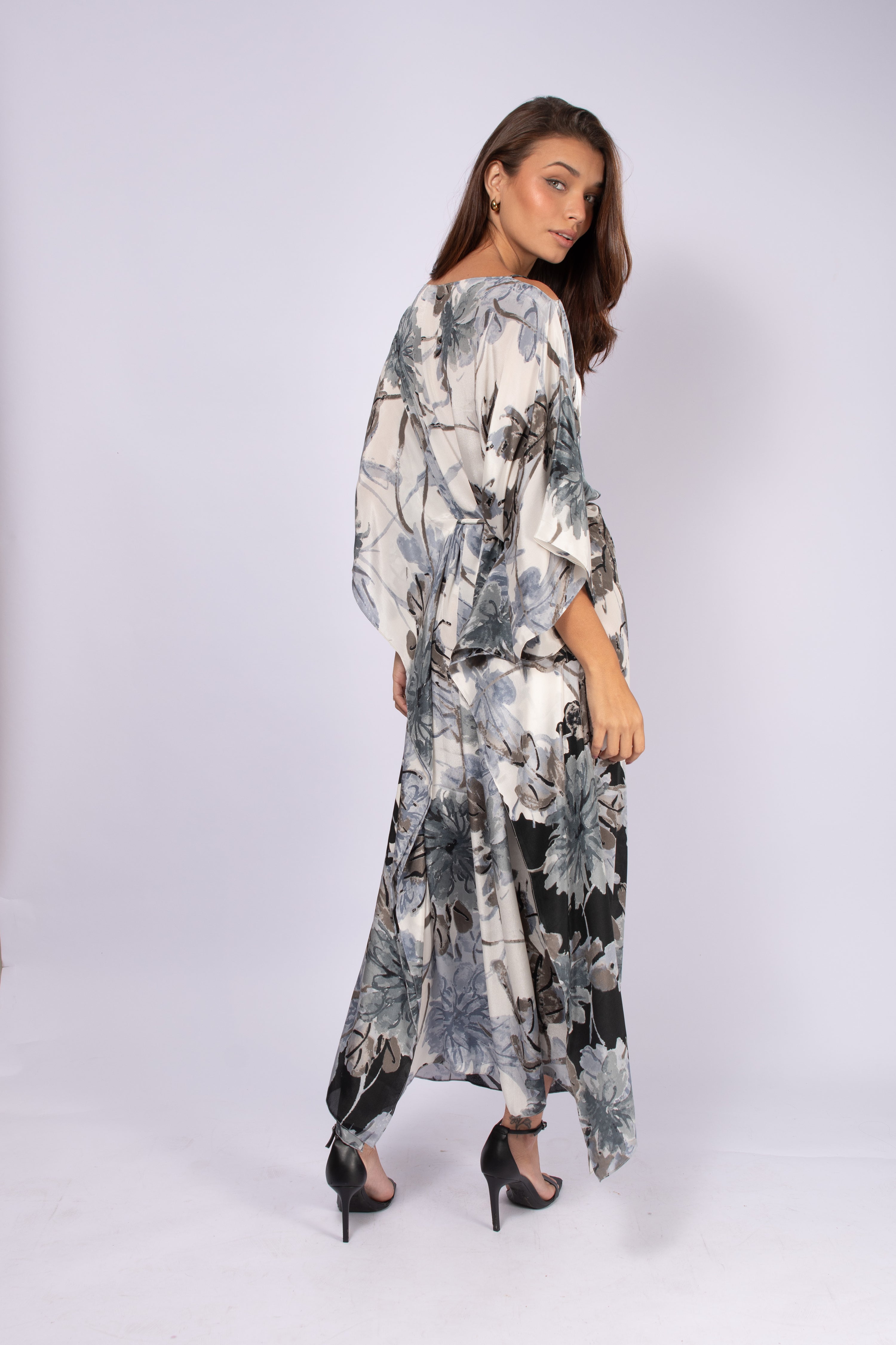 KAFTAN JAVA WHITE GREY AND BLACK LEAVES