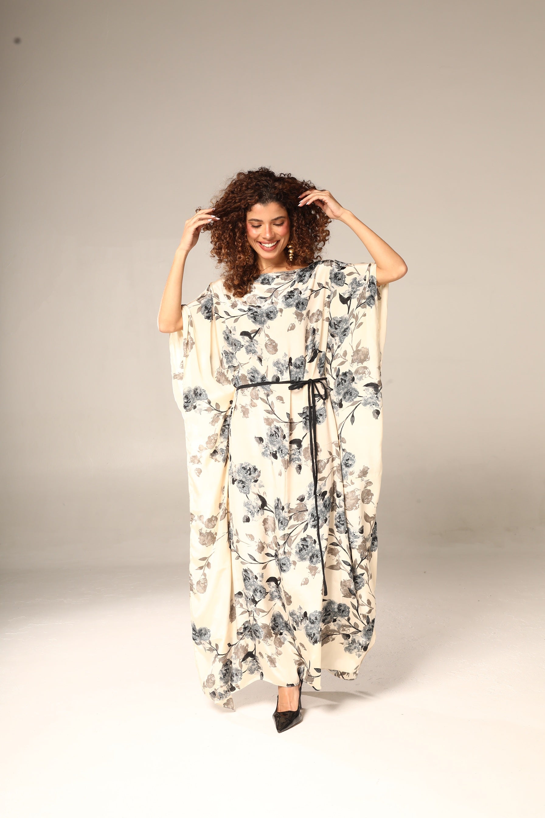 KAFTAN JAVA NUDE E FLORES CINZA