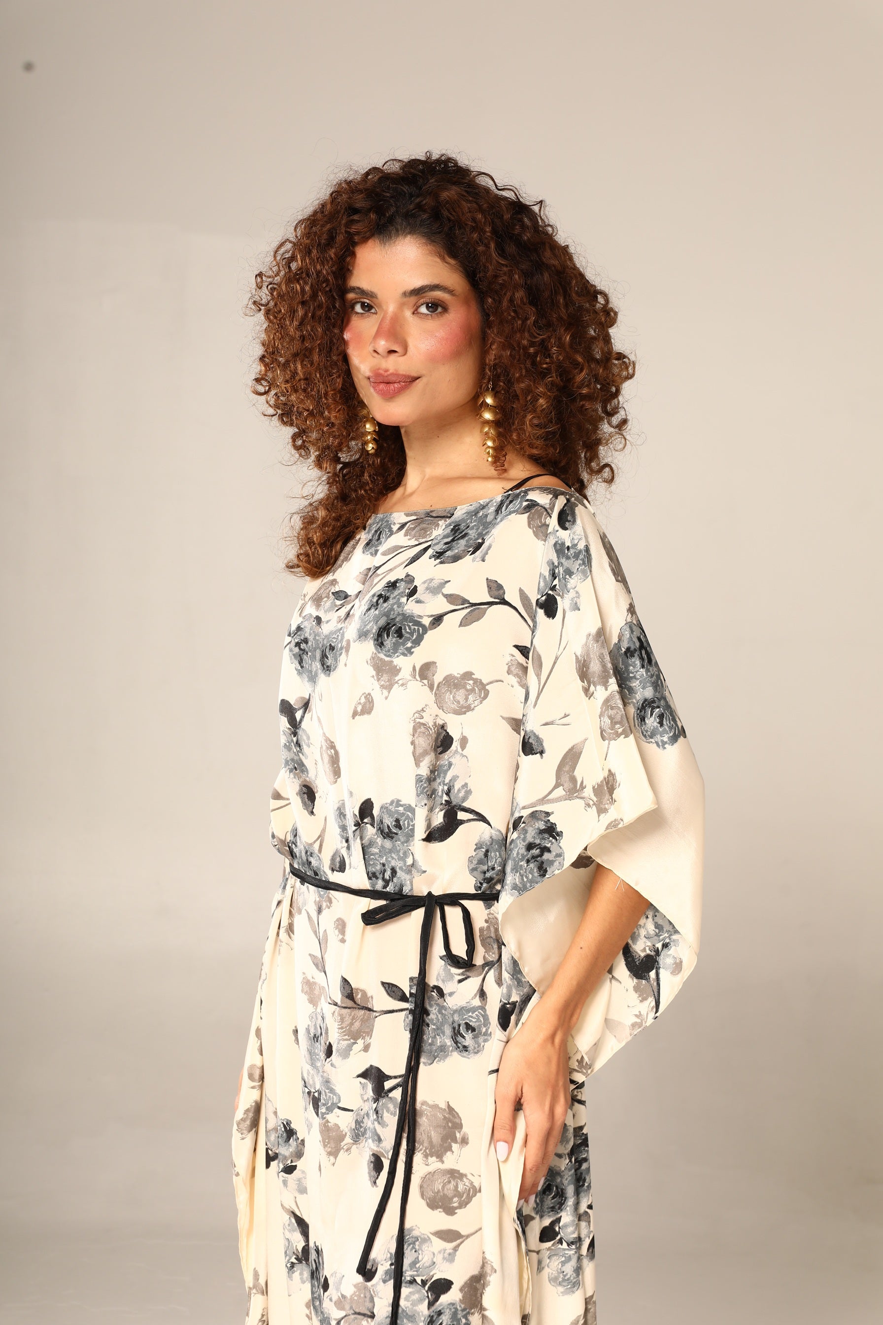 KAFTAN JAVA NUDE E FLORES CINZA