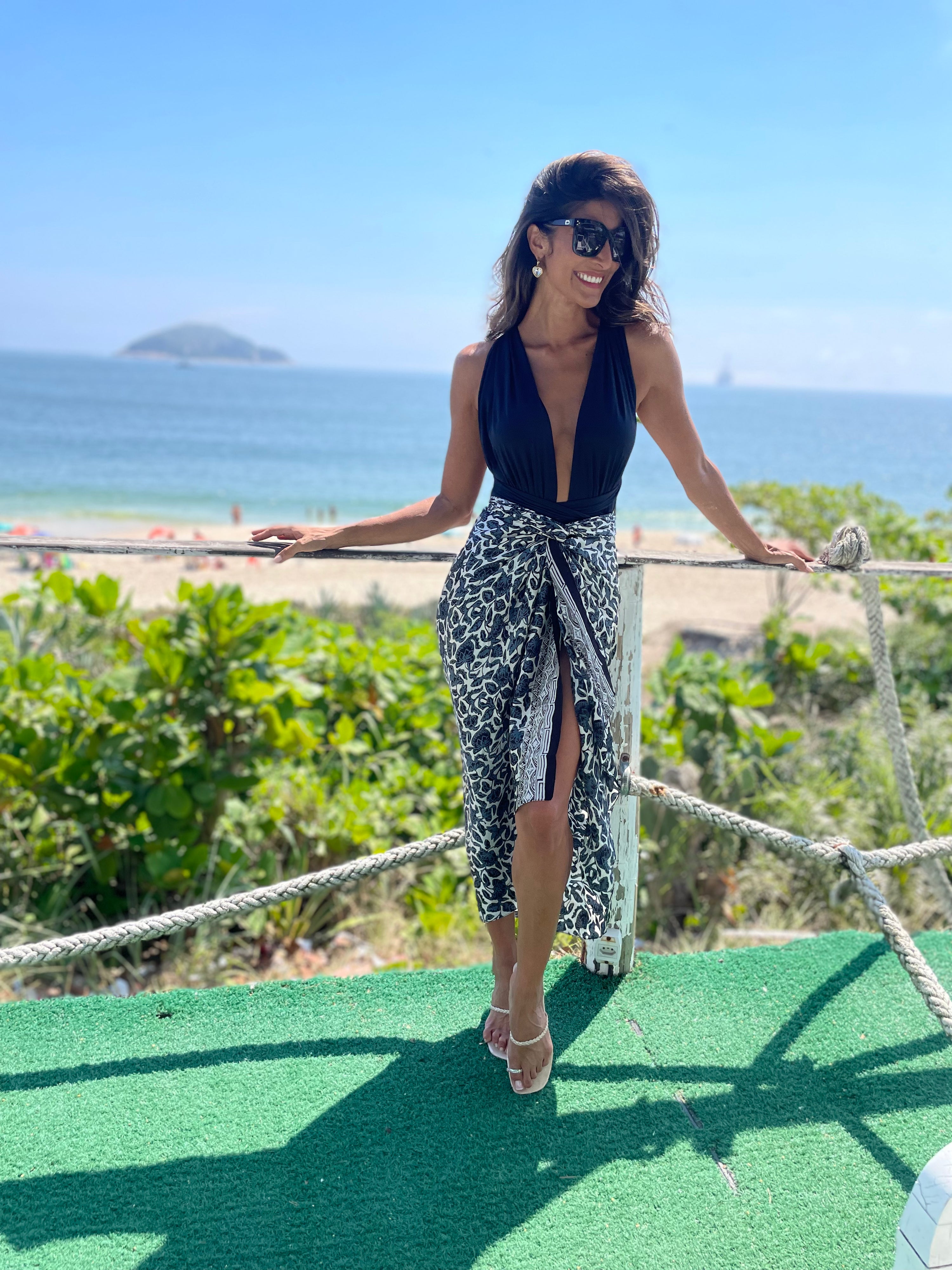 PAREÔ AZUL PRETO E BRANCO