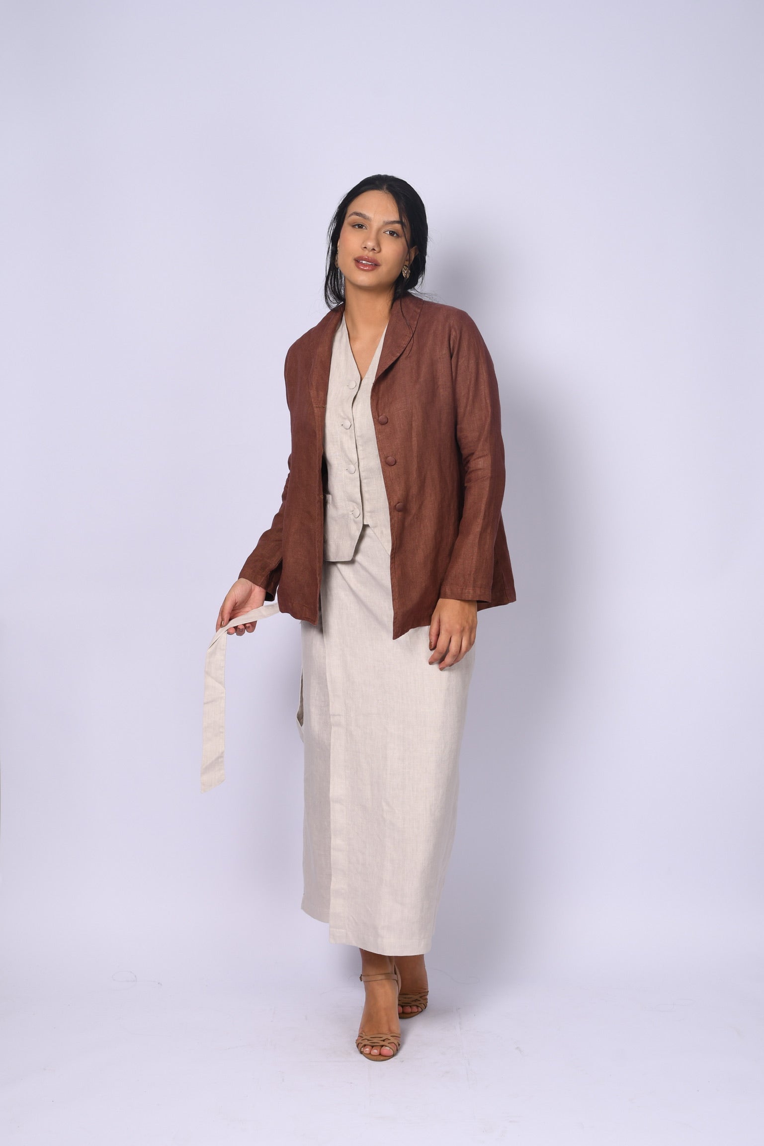 Saia_Amalfi_colete_Oxford_branco_e_Blazer_Armani_Capuccino.3014.jpg